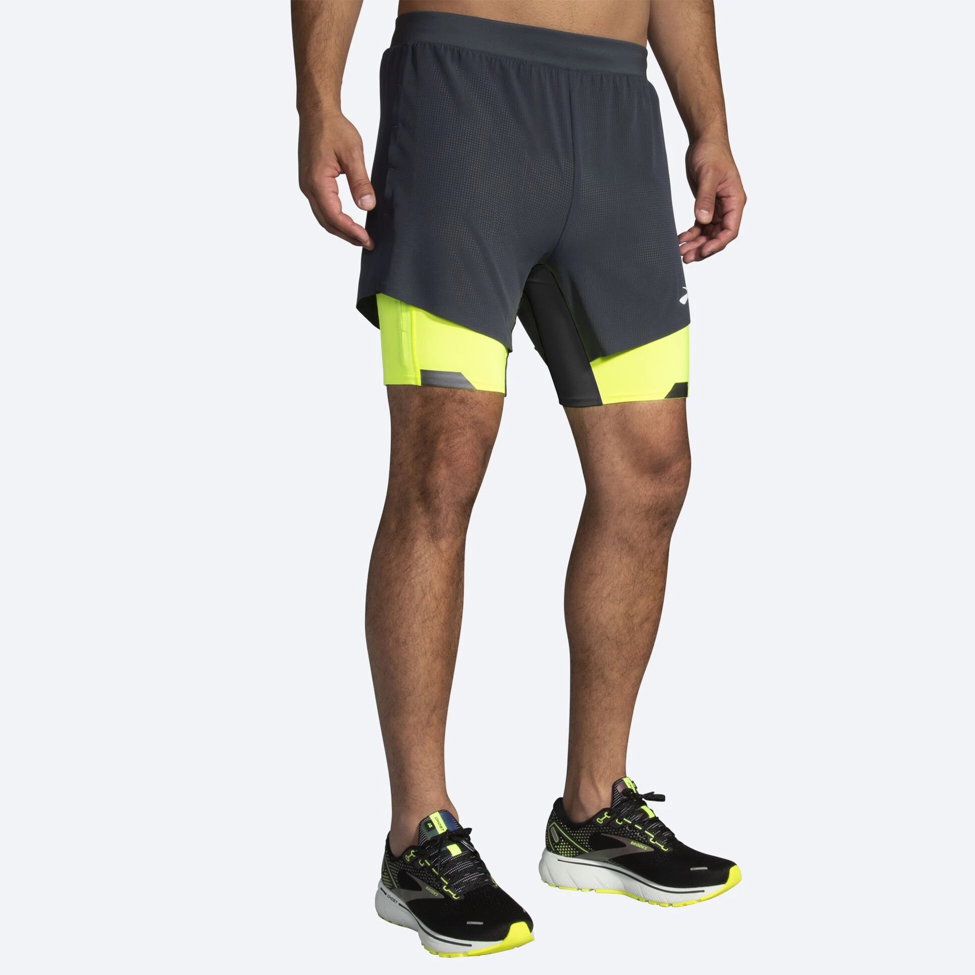 Brooks Run Visible 5" 2-in-1 Short 044 - Asphalt/Nightlife - Image 2