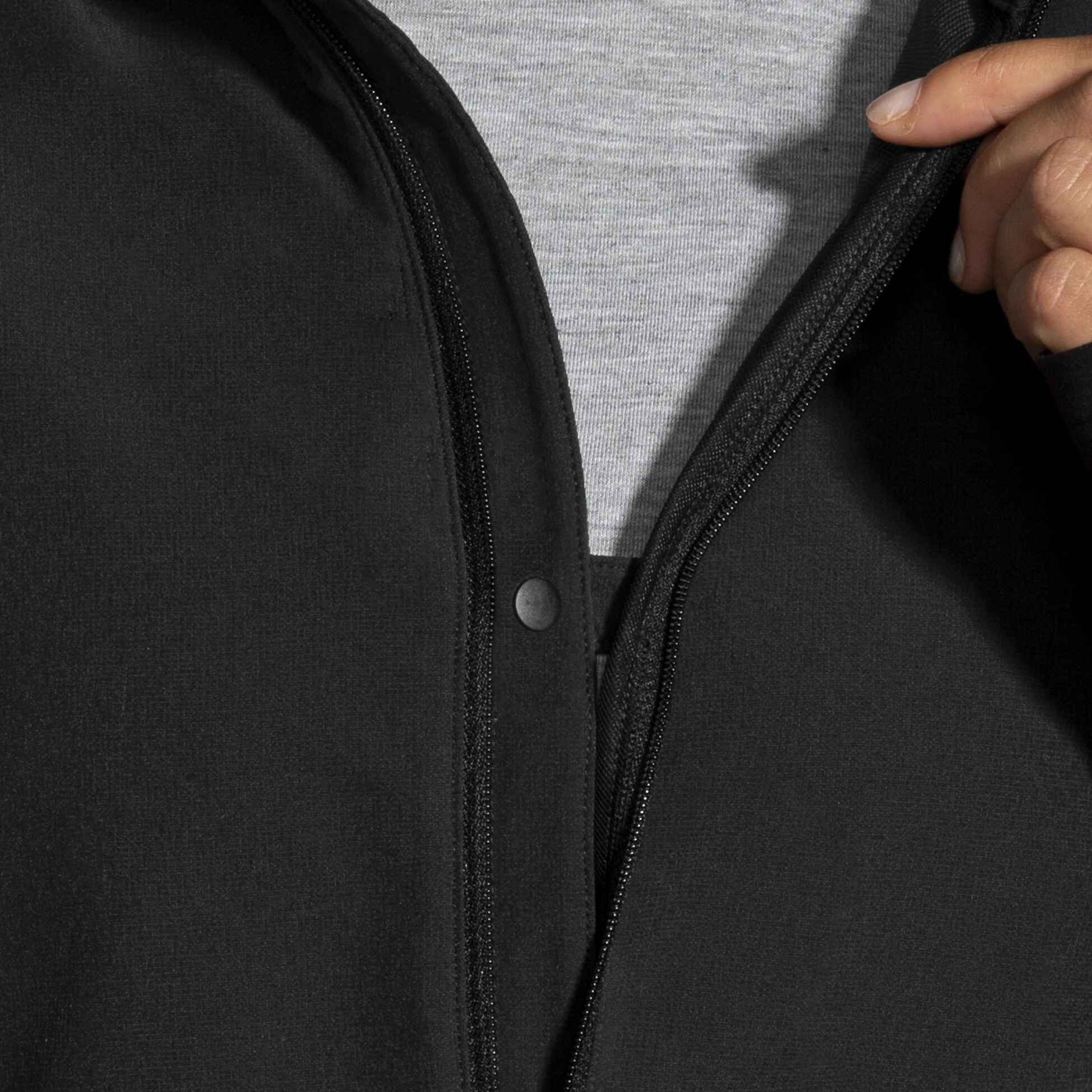 Brooks Fusion Hybrid Jacket 001 - Black - Image 9