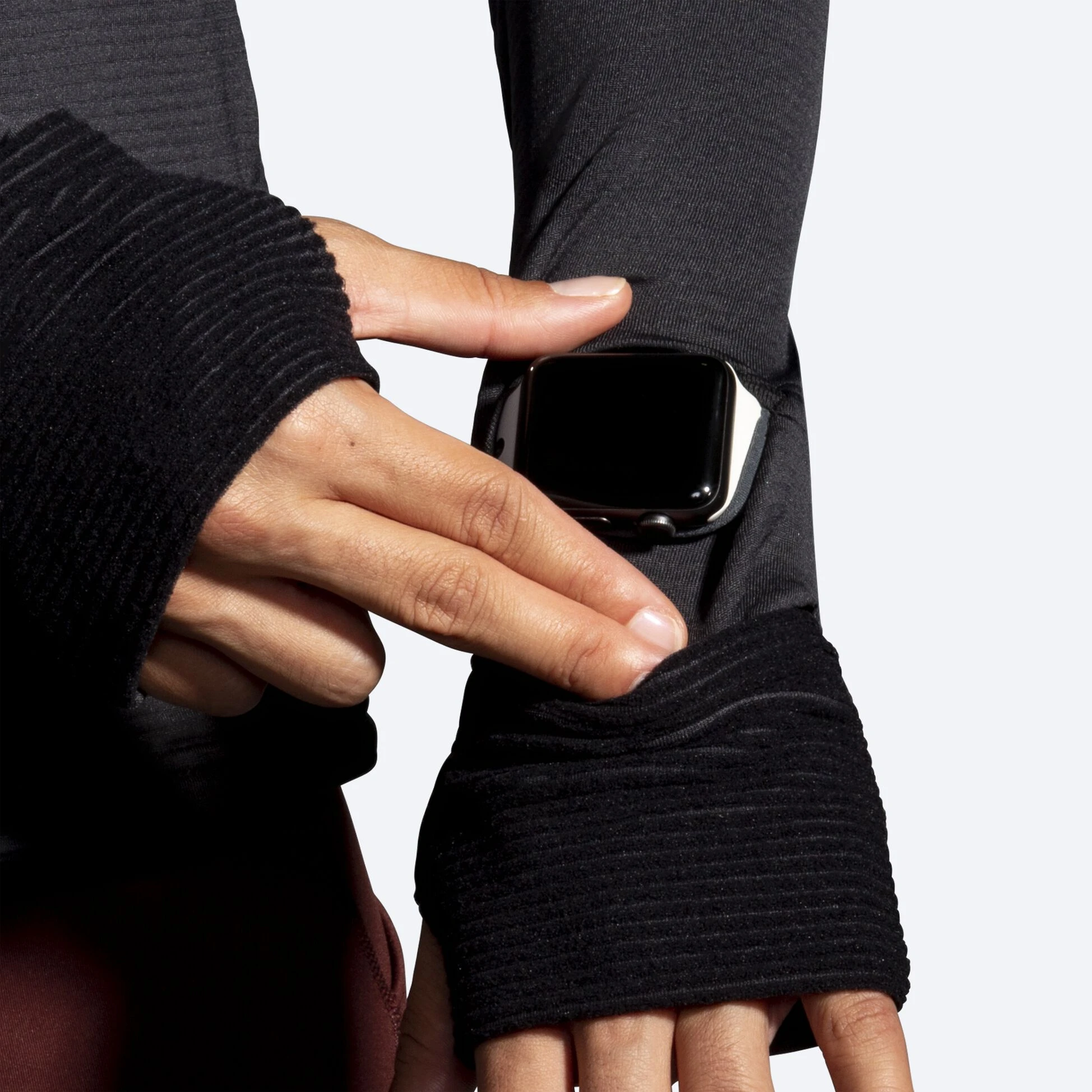 Brooks Notch Thermal Hoodie 2.0 001 - Black - Image 8