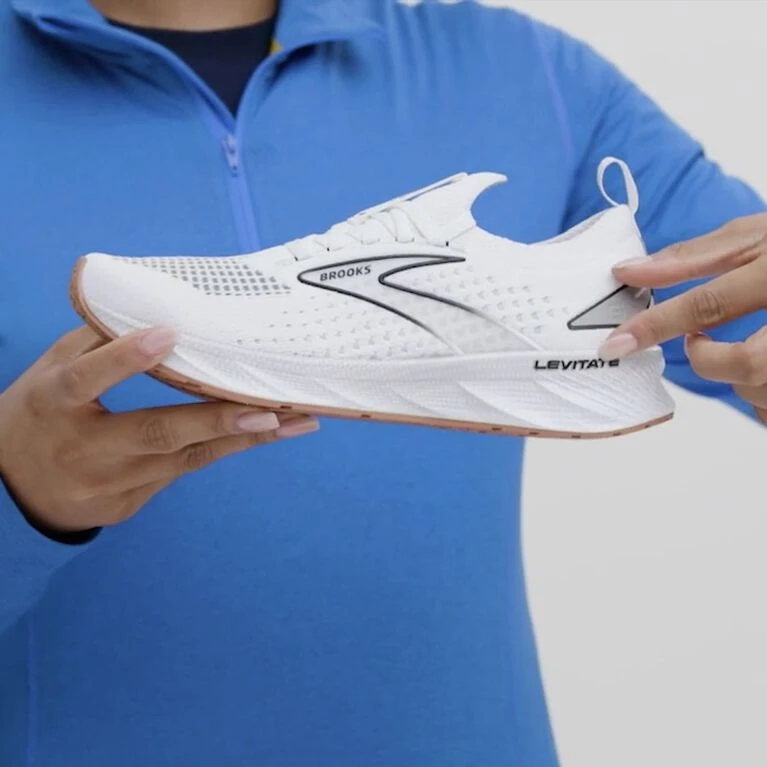 Brooks Levitate 6 137 - White/Oyster/Yellow - Image 6